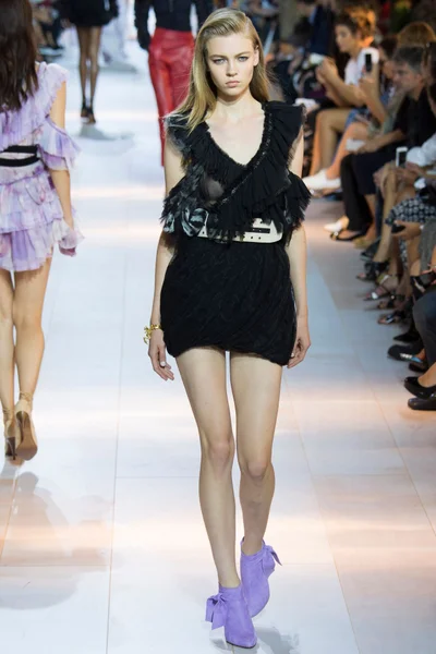 Look 48
